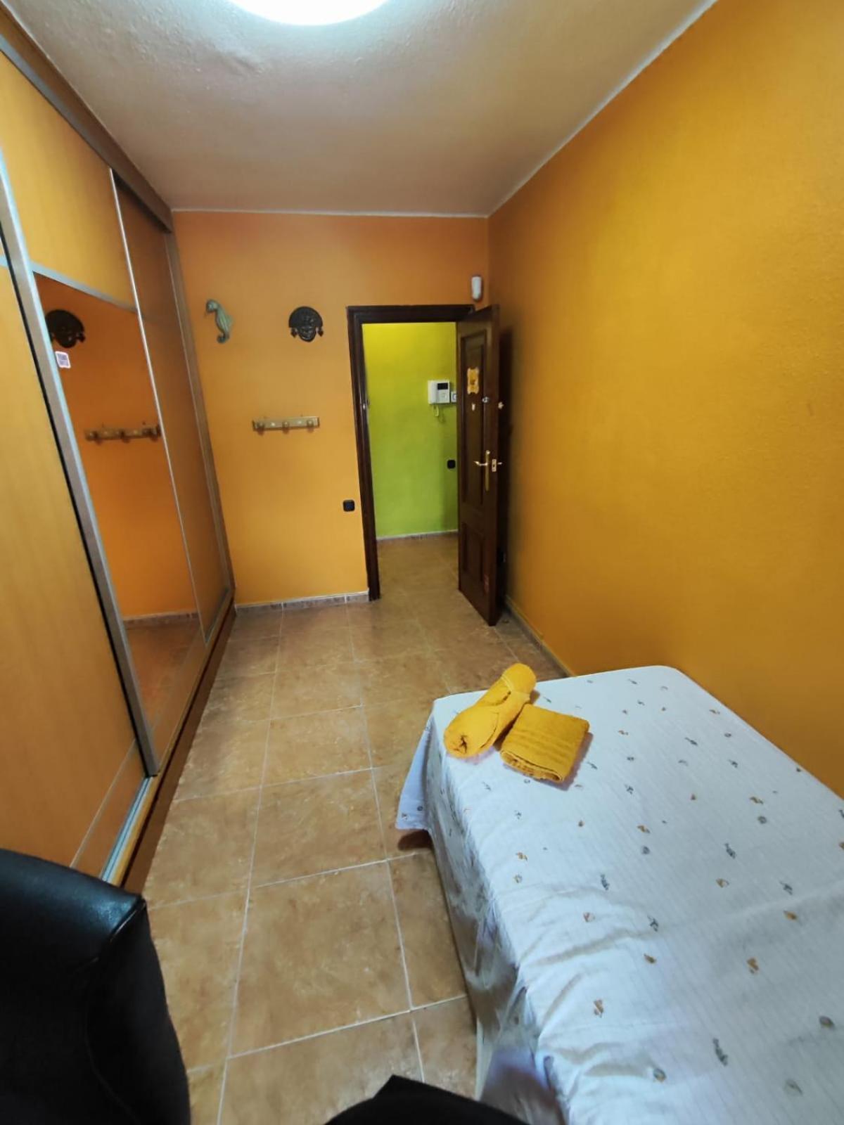 Valencia Avenida Del Puerto Private Rooms Extérieur photo